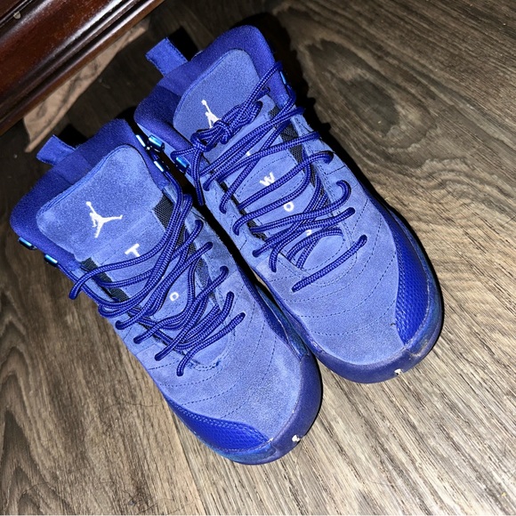 Air Jordan 12 - Picture 3 of 3